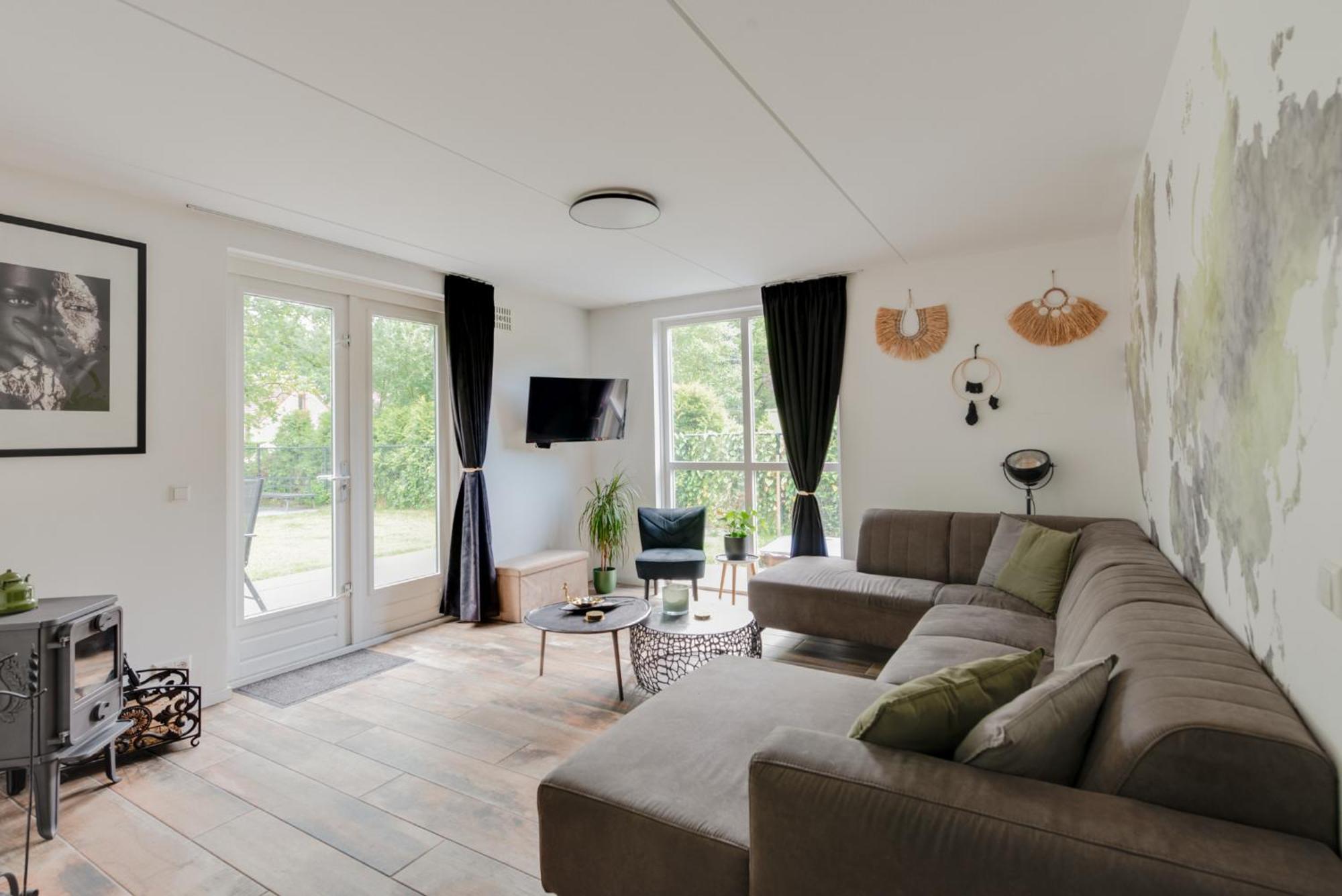 Het Huys Ewijk Mooi Luxe En Een Laadpaal Dış mekan fotoğraf