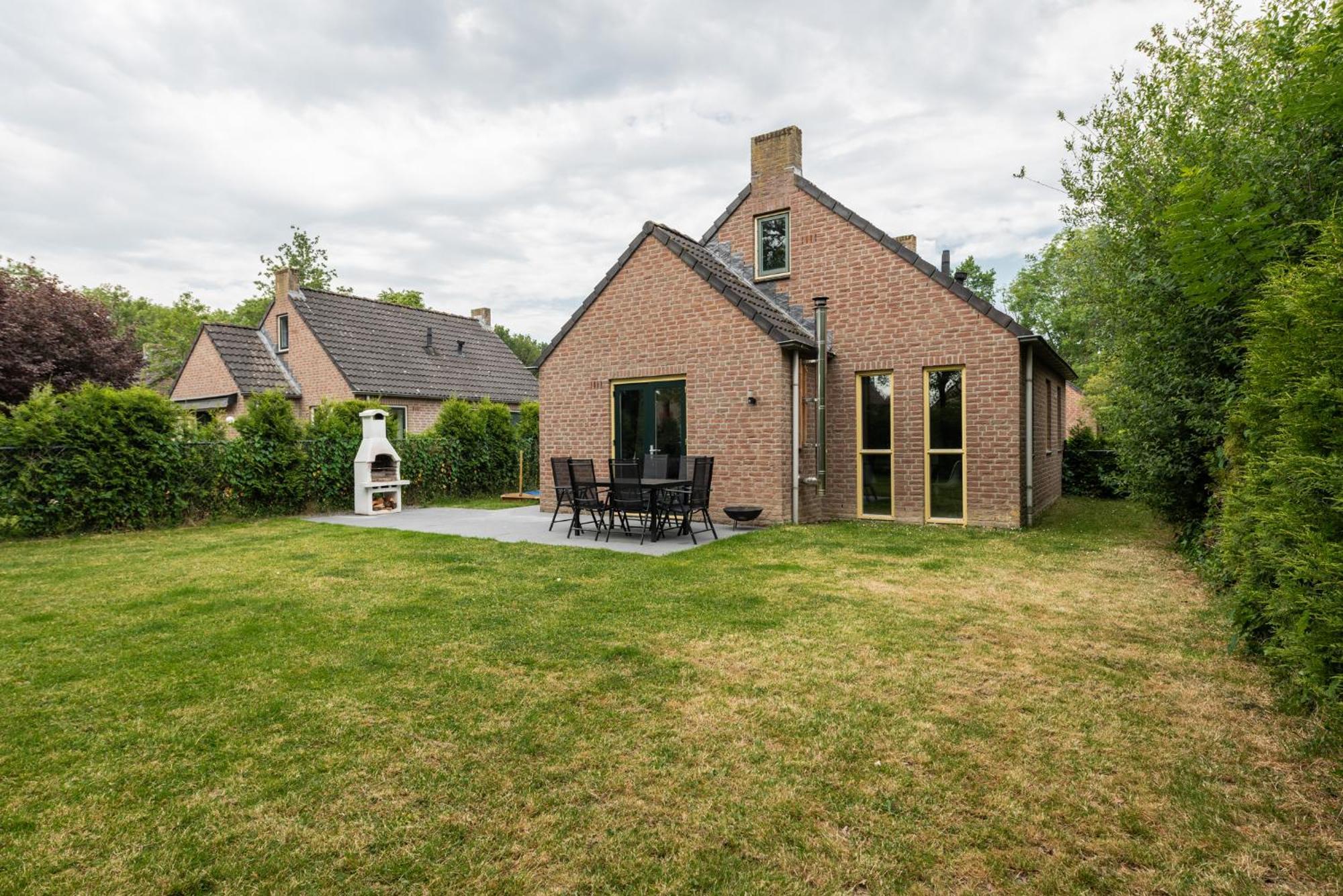 Het Huys Ewijk Mooi Luxe En Een Laadpaal Dış mekan fotoğraf