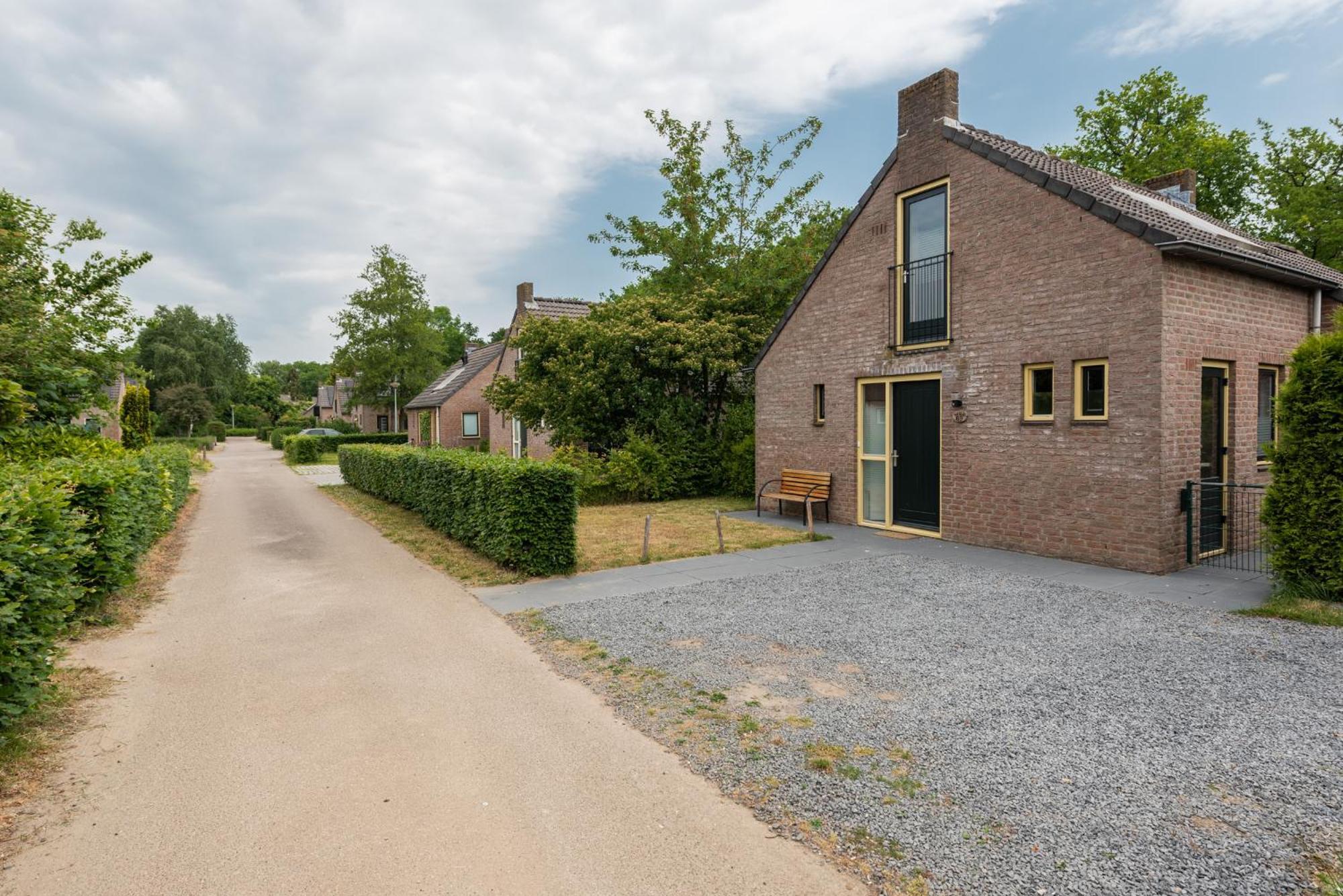 Het Huys Ewijk Mooi Luxe En Een Laadpaal Dış mekan fotoğraf